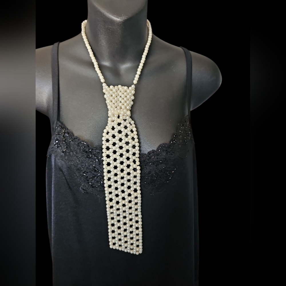 Elegant Pearl Necklace